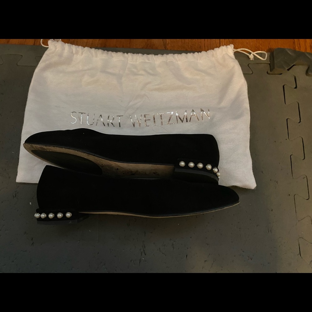 Suede flats with peatl-embellished herls